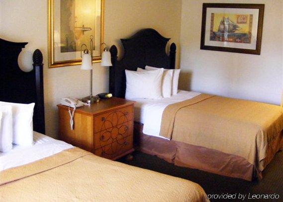 Quality Inn & Suites Eastgate Kissimmee Rum bild